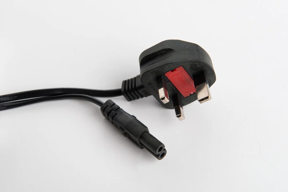 سلك كهرباء بطول 1.5 متر